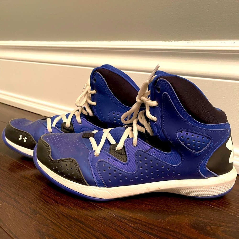 Under Armour Basketball Shoes Size 7Y